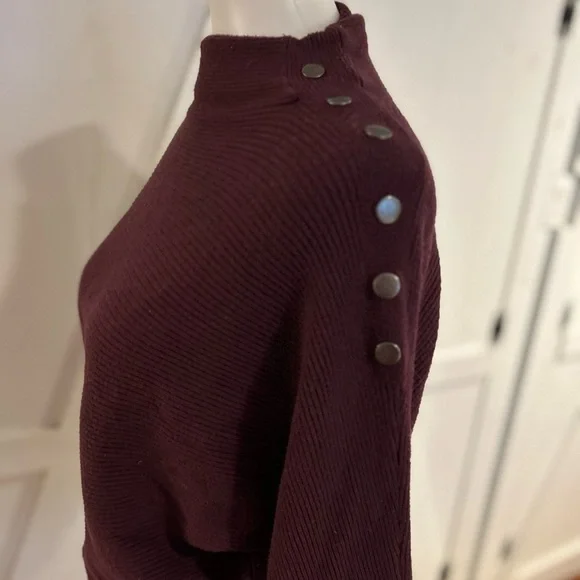 Premise shoulder button detail sweater - Picture 2 of 7